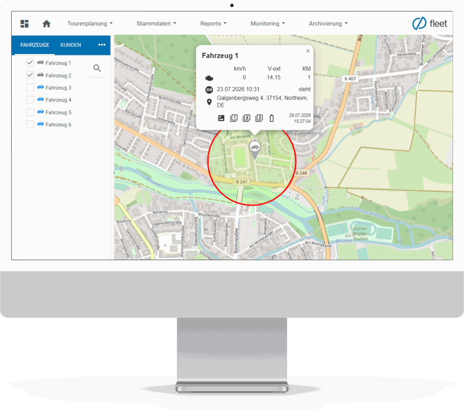 dedefleet-Kartenansicht mit rot markiertem Geofencing-Bereich um ein Fahrzeug